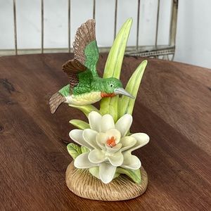 Pre-owned.Royal heritage birds in flight.